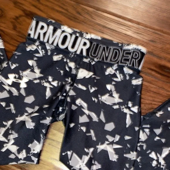 Under Armour black gray & white design leggings waistband tights youth XS pants‌ - Picture 2 of 5